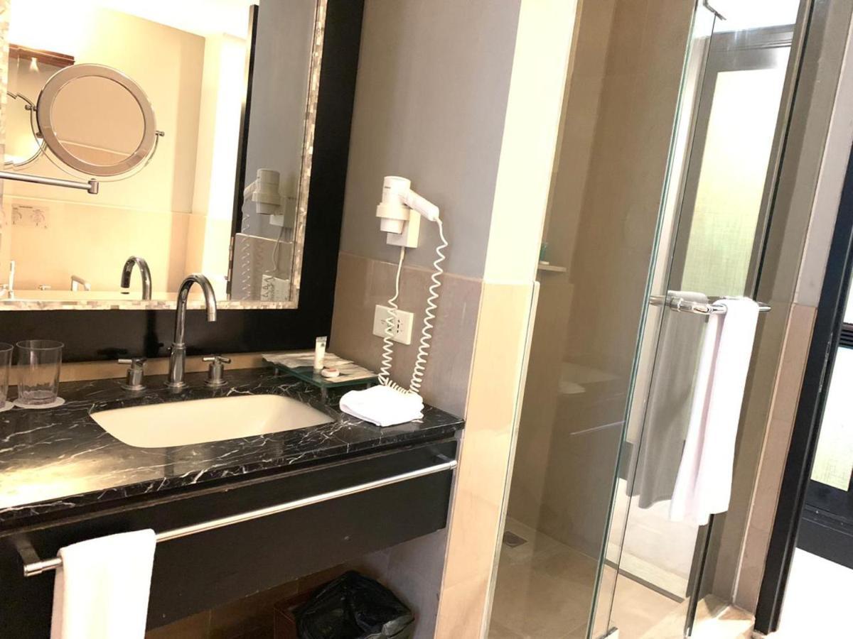 Surya Hotel & Cottages Prigen Экстерьер фото