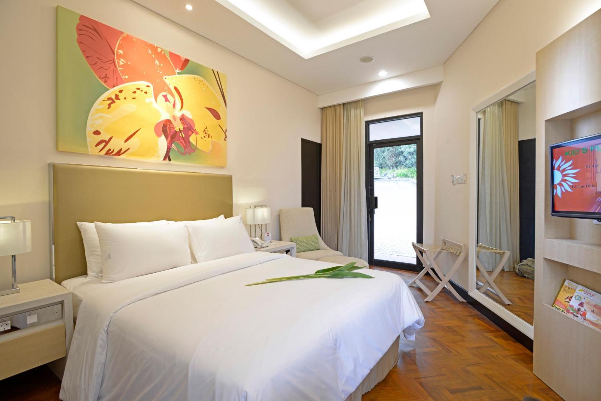 Surya Hotel & Cottages Prigen Экстерьер фото