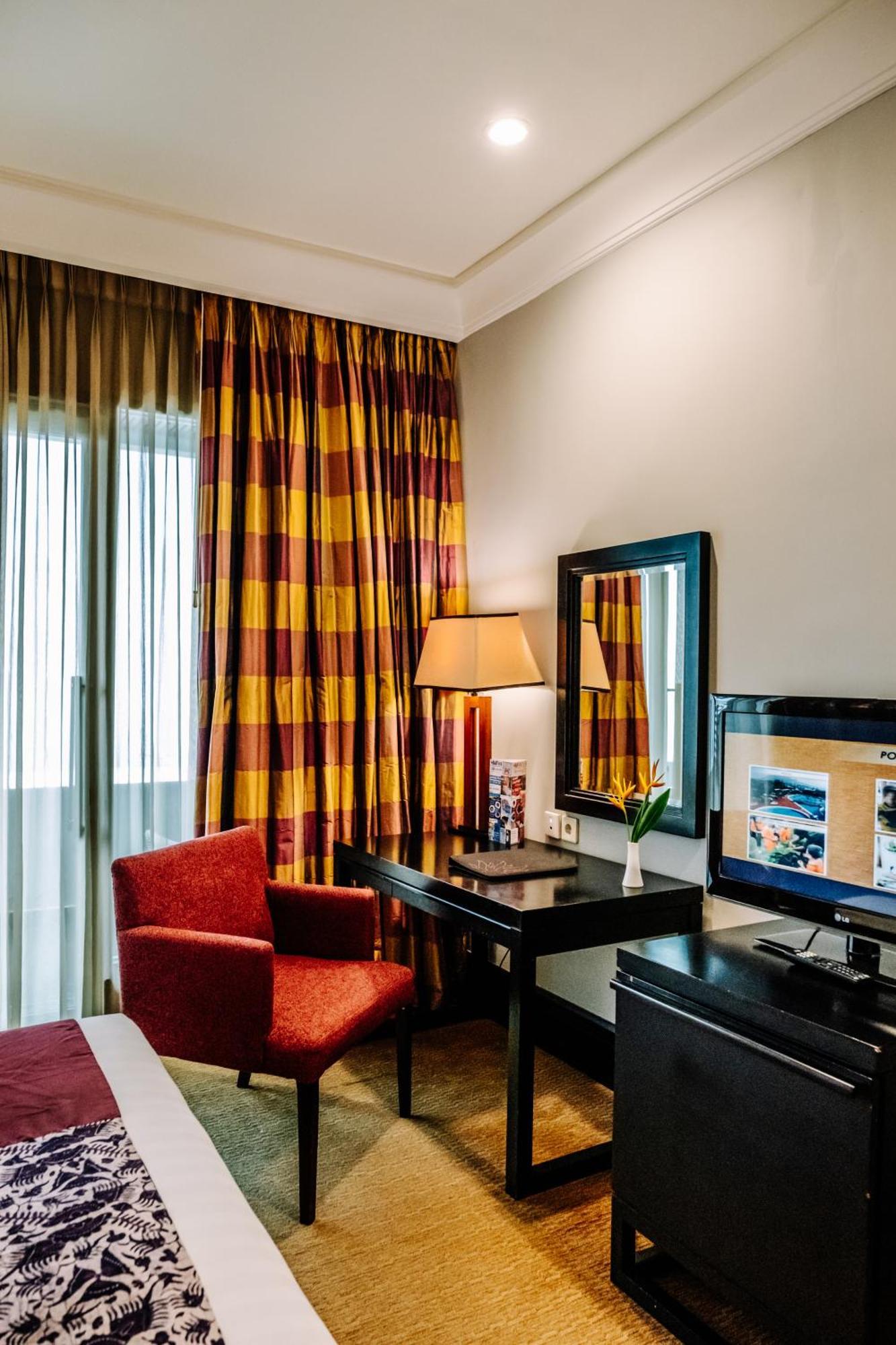 Surya Hotel & Cottages Prigen Экстерьер фото