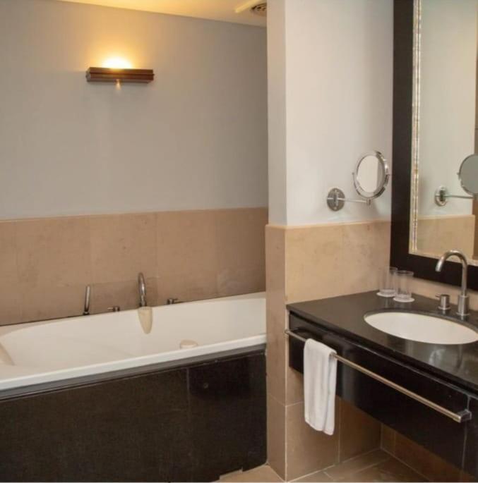 Surya Hotel & Cottages Prigen Экстерьер фото