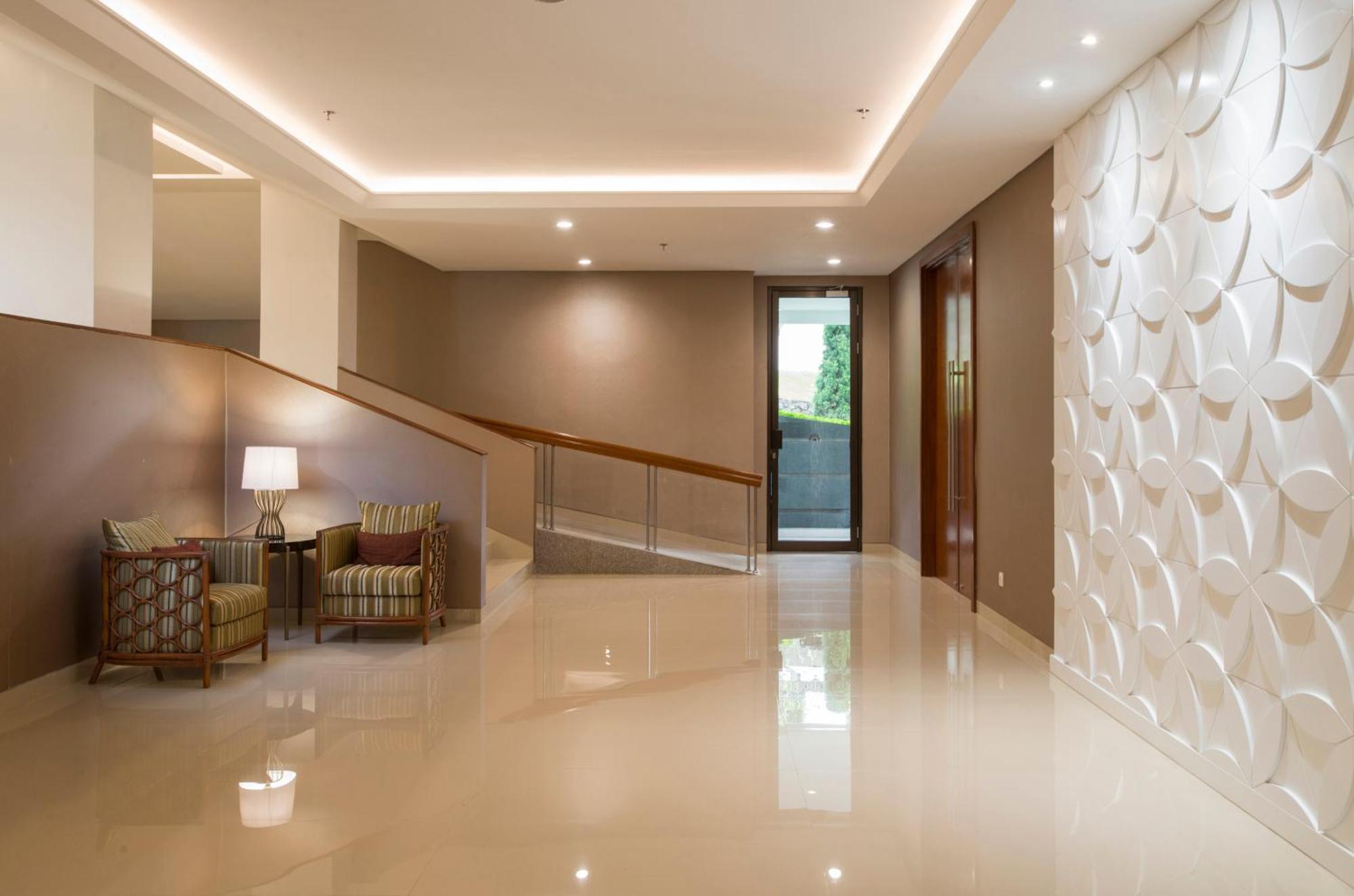 Surya Hotel & Cottages Prigen Экстерьер фото