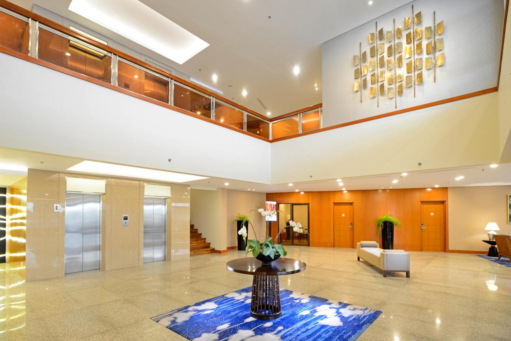 Surya Hotel & Cottages Prigen Экстерьер фото